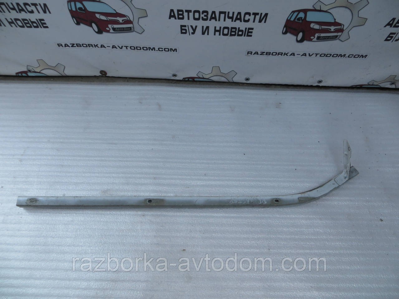 Напрямні ролики правих бічних дверей верхня Renault Trafic (2000-2014) OE:7700312375