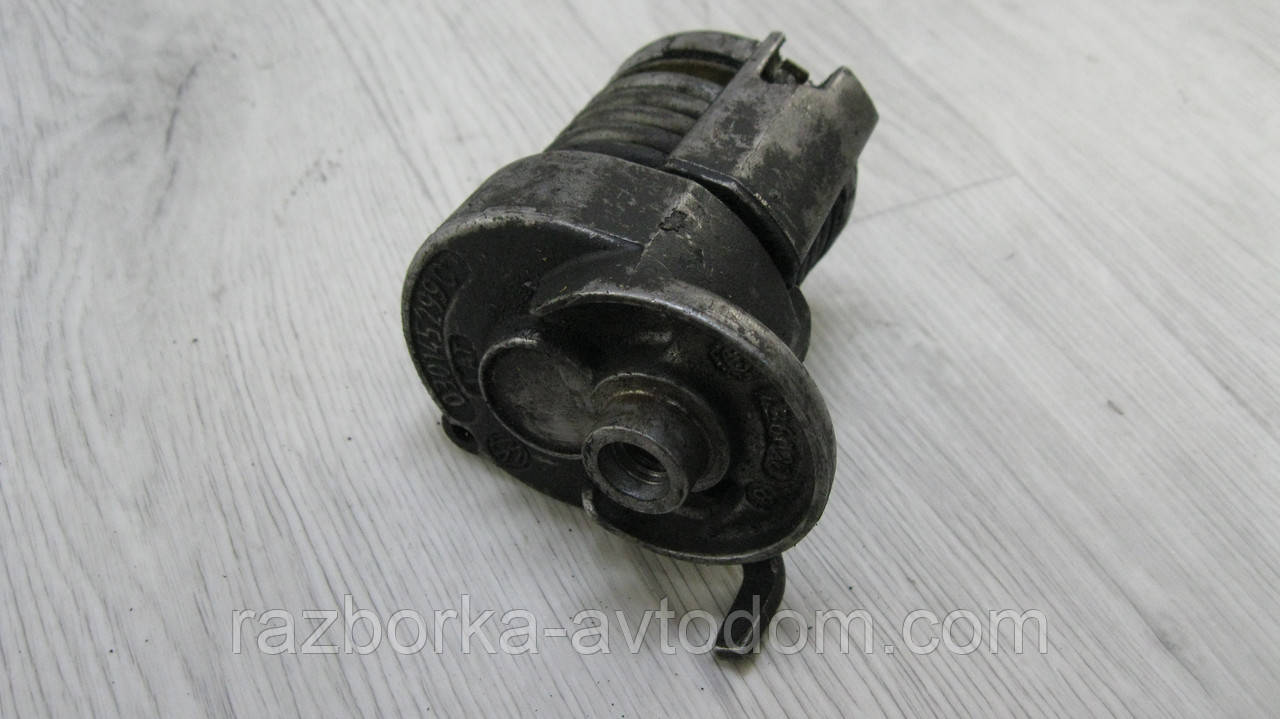 Натягувач ременя генератора VW Golf 4, Caddy 3, Polo 5, Skoda Fabia, Octavia OE: 030145299C