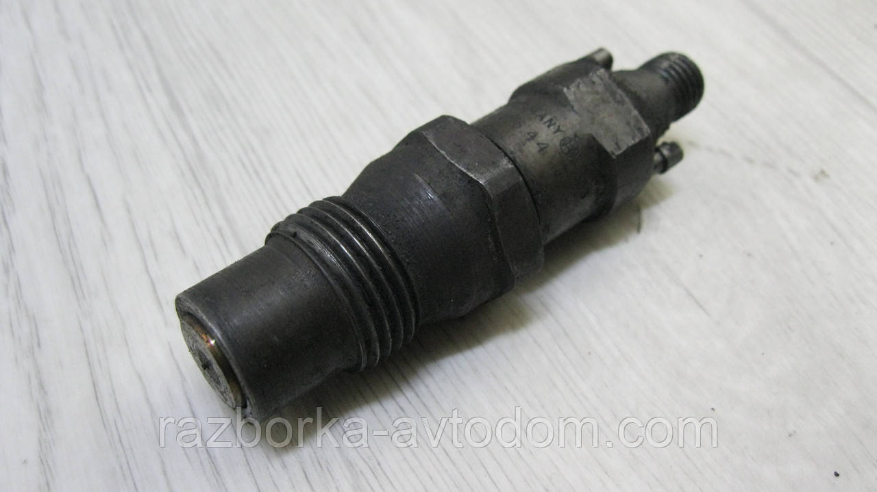 Форсунка дизельна VW Transporter T4, LT 28-35, LT 40-55 1.9/2.4D OE: 068130202