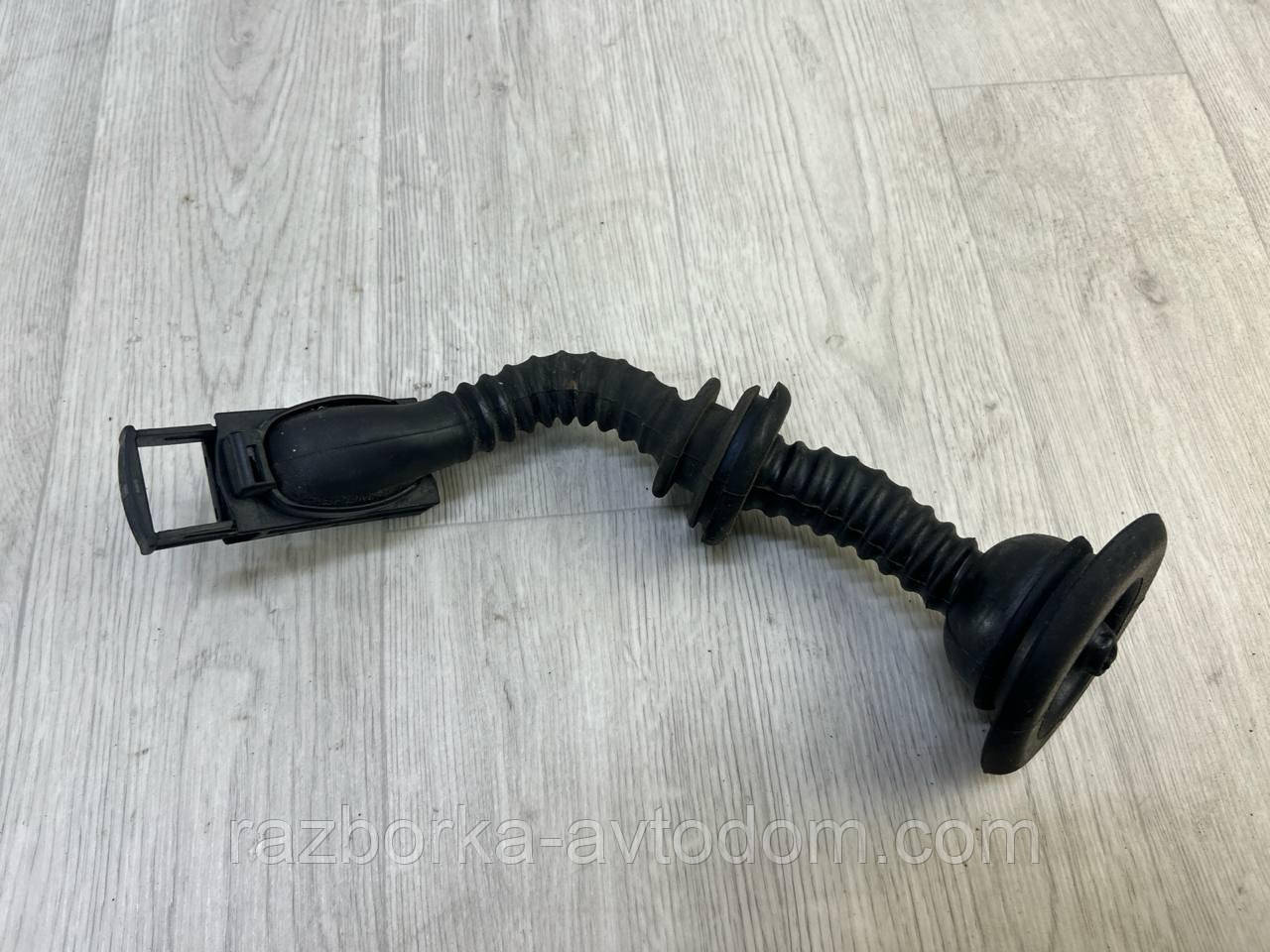 Роз'єм/Віша двері передньої Opel Zafira B (05-10) OE:30432411