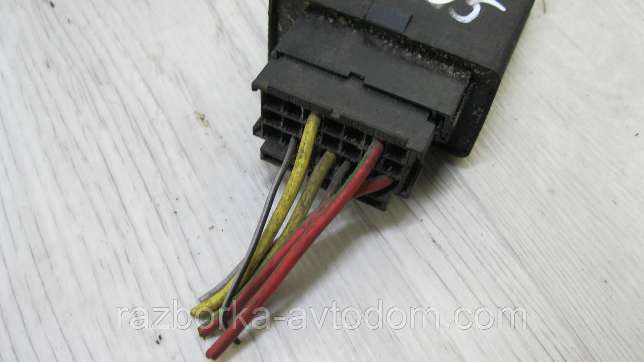 Блок реле обігріву заднього скла Mercedes Vito W638 (1996-2003) OE: A0165452432