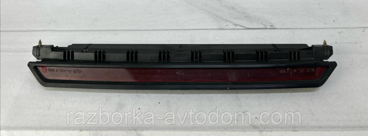 Ліхтар стоп сигналу задній верхній універсал VW Passat B5 (96-05) OE:3B5945135