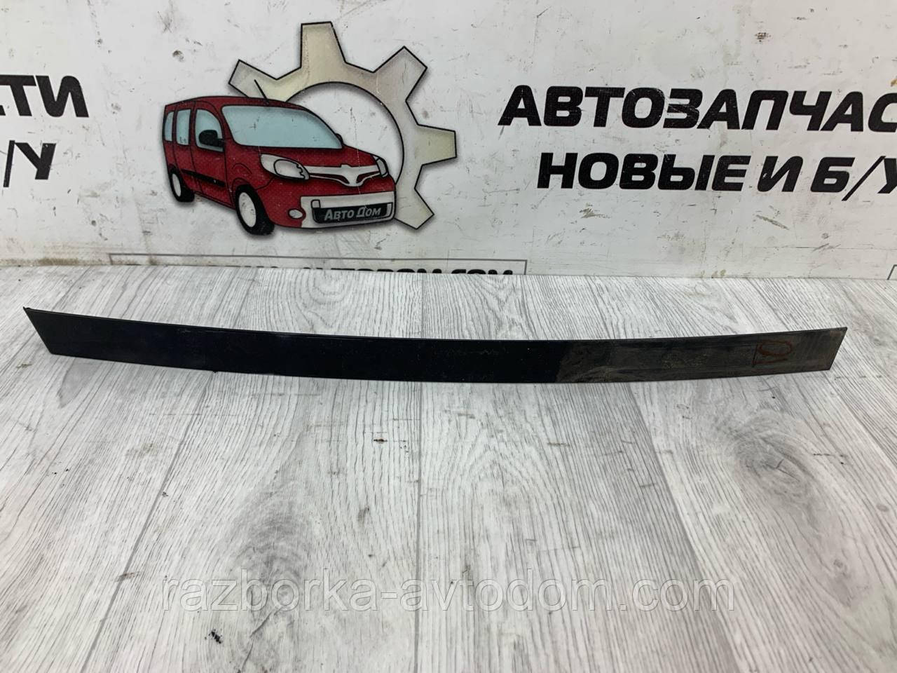 Молдинг/Накладка скла дверей задньої правої Skoda Superb (02-08) OE: 3U5839414