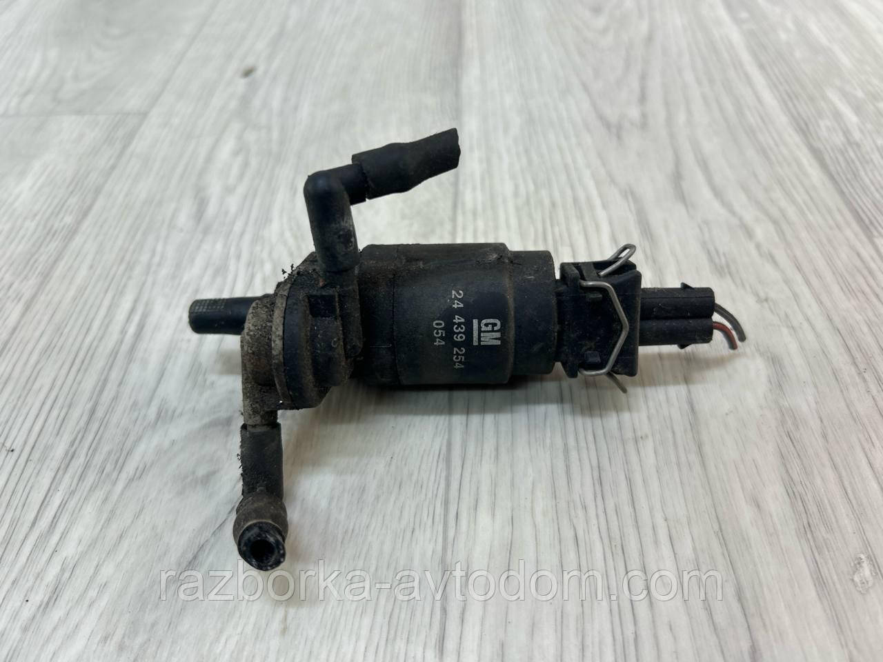 Моторчик-бачка омивача Opel Corsa C (00-06) OE:24439254