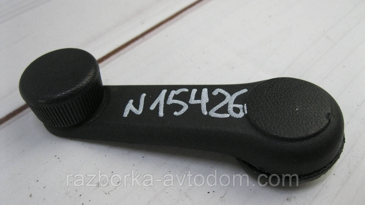 Ручка склопідіймача заднього Hyundai Getz (2002-2005) OE:8263022001BJ