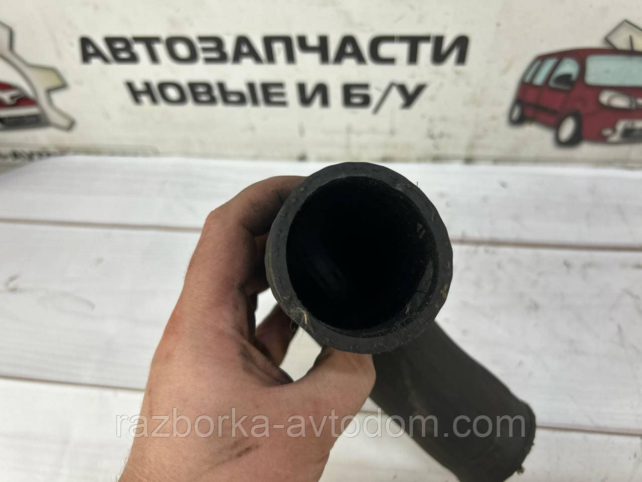 Патрубок інтеркулера нижній 1,9TD VW Passat B5, Audi A4 B5, A6 C5 OE:8D0145834F фото 2
