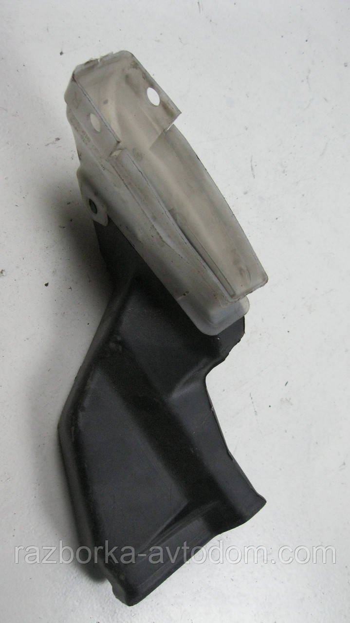 Повітропровід обігріву салону правий VW Passat B5 (1997-2000) OE:3B0819504
