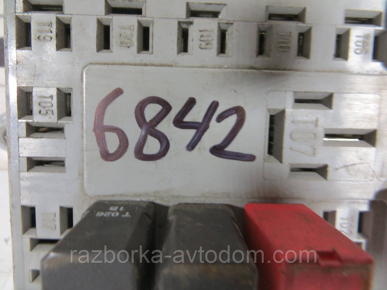 Блок запобіжників моторного відсіку FIAT DOBLO (2000-2009) ОЕ: 46752701