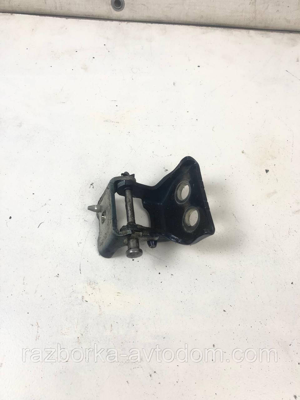 Петля дверей задня права Citroen C4 (04-08) OE: 9037 A1