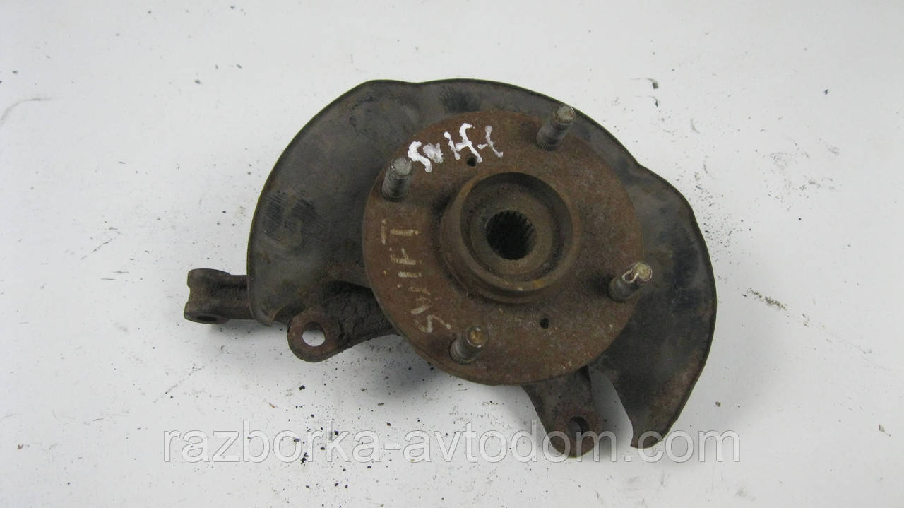 Поворотний кулак/ступочка передній лівий Suzuki Swift (1990-2004) OE:45151-50G10