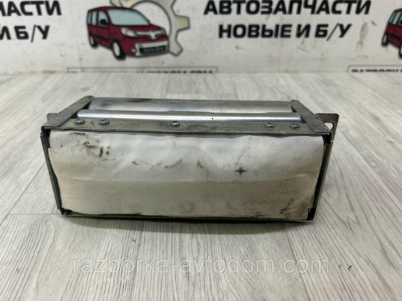 Подушка безпеки (Airbag) у торпедо VW Passat B5 (96-05), Skoda Superb 1 (01-08) OE: 3B0880204H