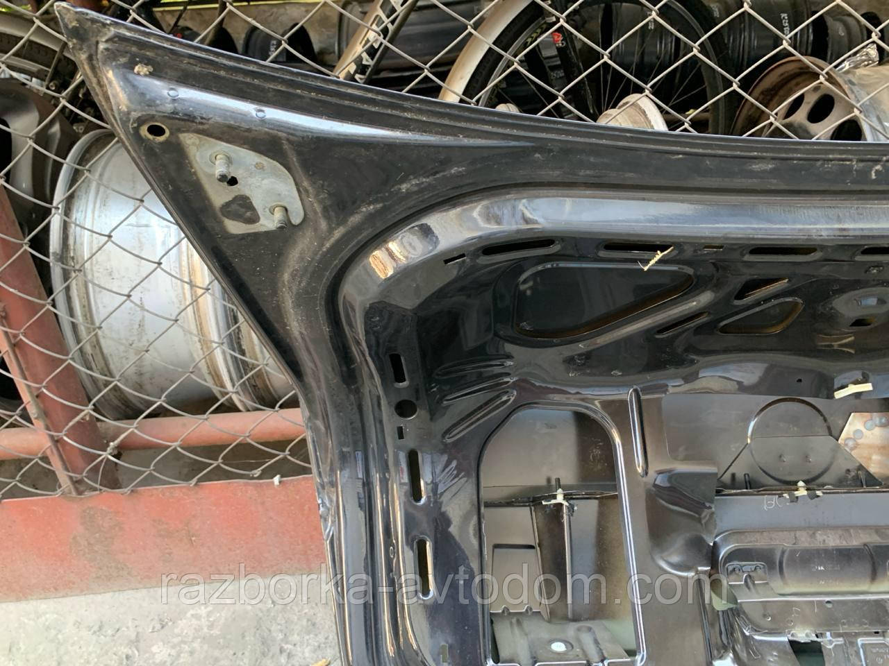 Кришка багажника седан Skoda Superb (02-08) OE:3U5827025G ДЕФЕКТ!!!