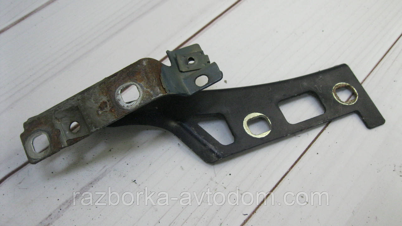 Петля капота права Opel Zafira B (2005-2010) OE:13224577