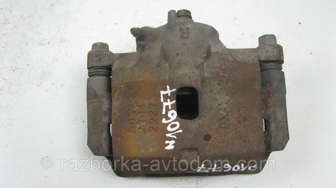 Суппорт передній правий Honda Accord (1991-1993), CR-V (1995-2001) OE:45018SM4A00