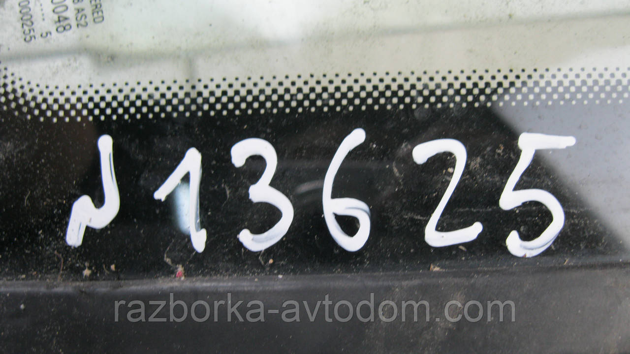 Скло кузове переднє ліве (трикутник, форточка) VW Touran (03-10) ДЕФЕКТ OE:1T0845411