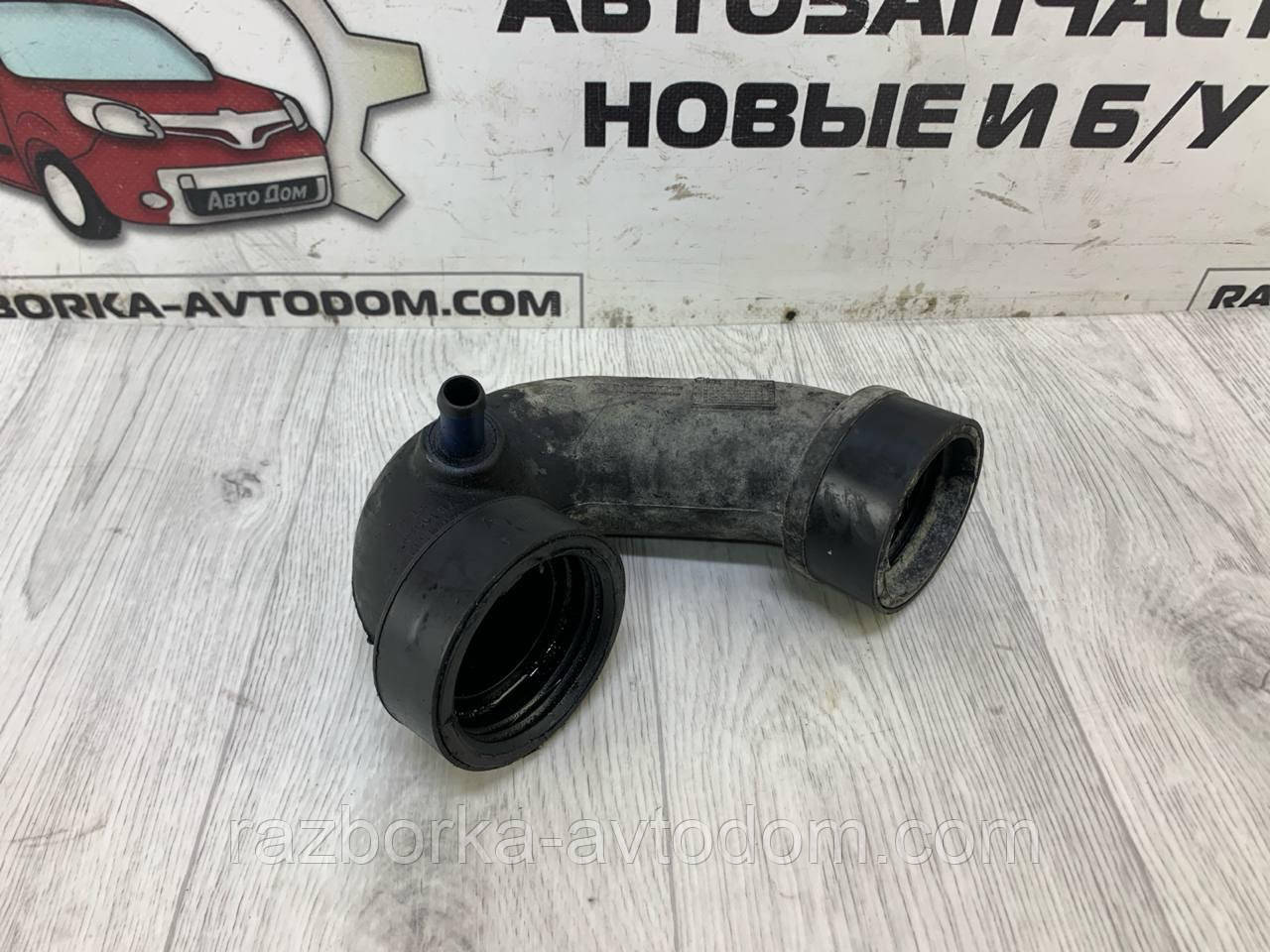 Патрубок повітряного фільтра 1.2 Renault Clio II (1998-2005), Kangoo, Twingo (1998-2005) OE: 7700109592
