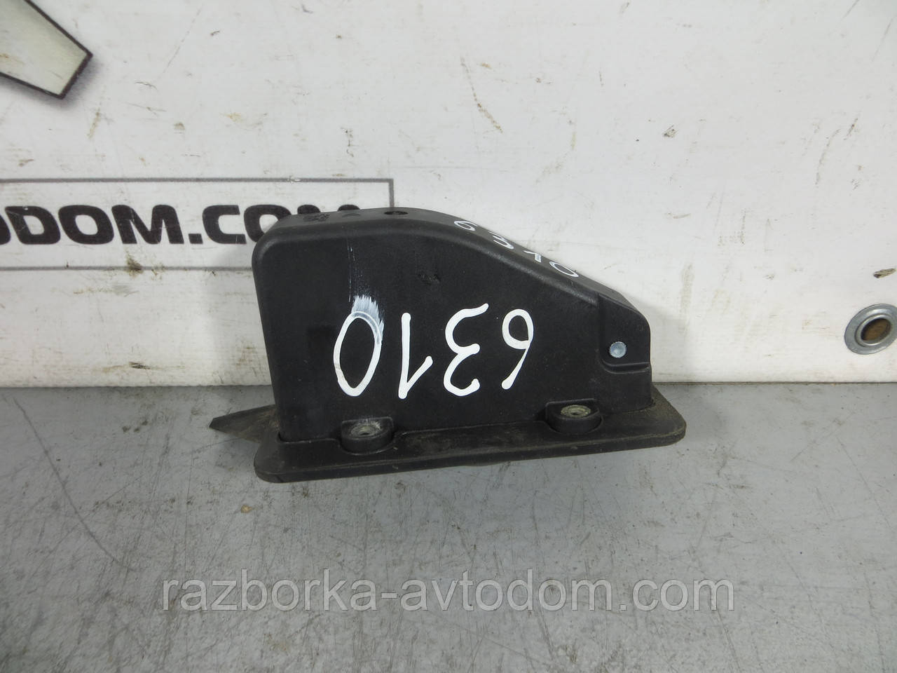 Обмежувач бічних зсувних дверей правих CITROEN BERLINGO (2008-2018) ОЕ: 9684579880