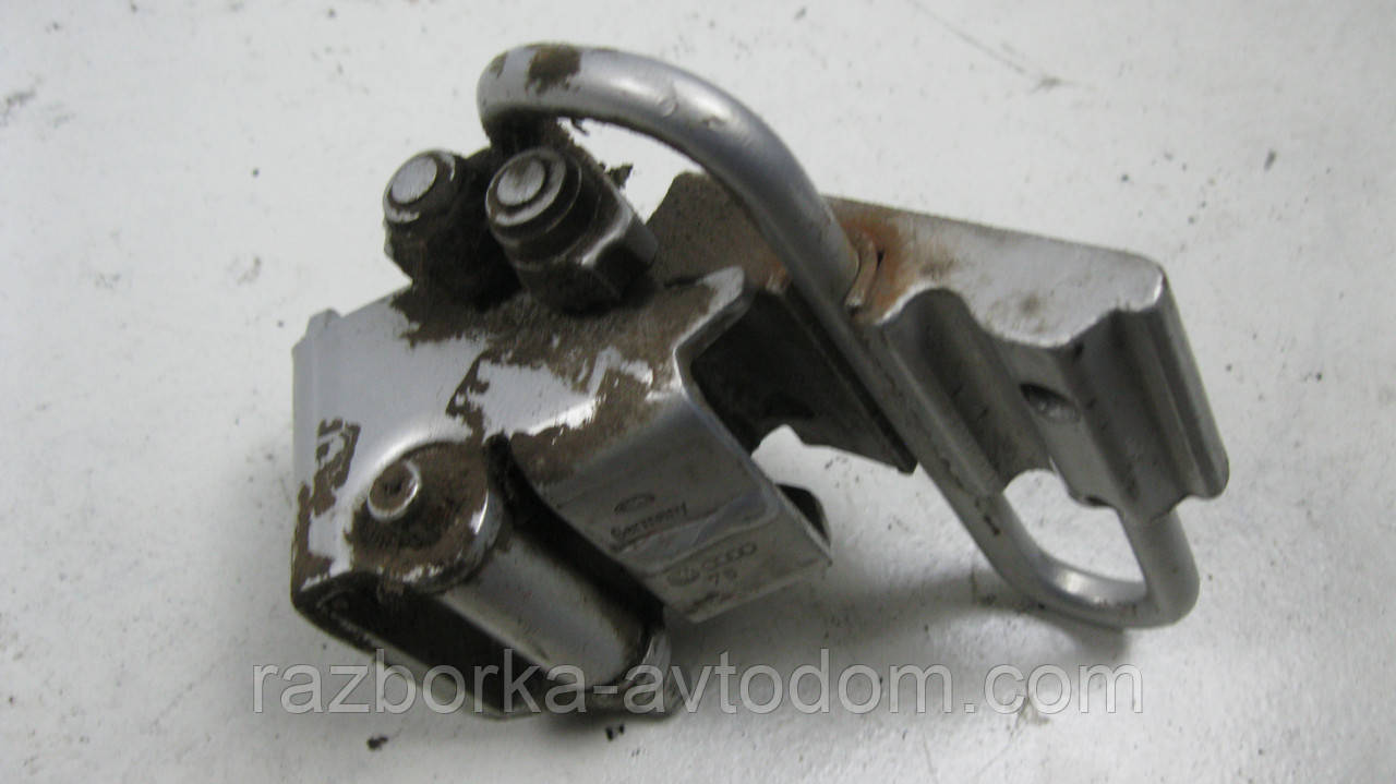 Петля задньої лівої двері VW Passat B5 (1997-2000), Audi 80 B3 (1986-1991  OE:3B4833411B
