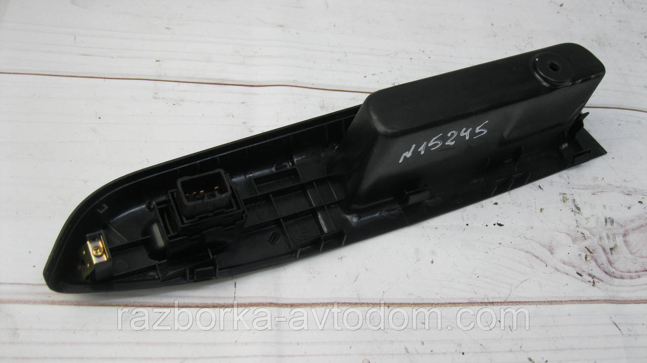 Кнопка склопідіймача передня права Hyundai Getz (2002-2005) OE:935801C000BJ