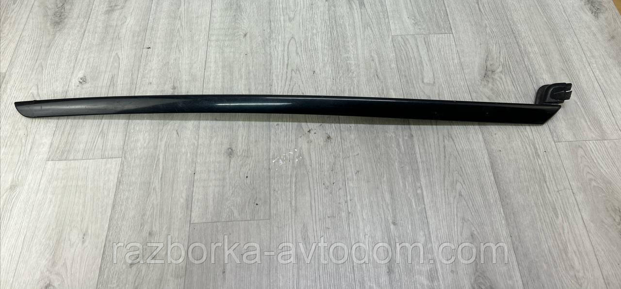Накладка (молдінг) стійки лобового скла зовнішня права CITROEN C4 (04-08) OE:96563473XC ДЕФЕКТ