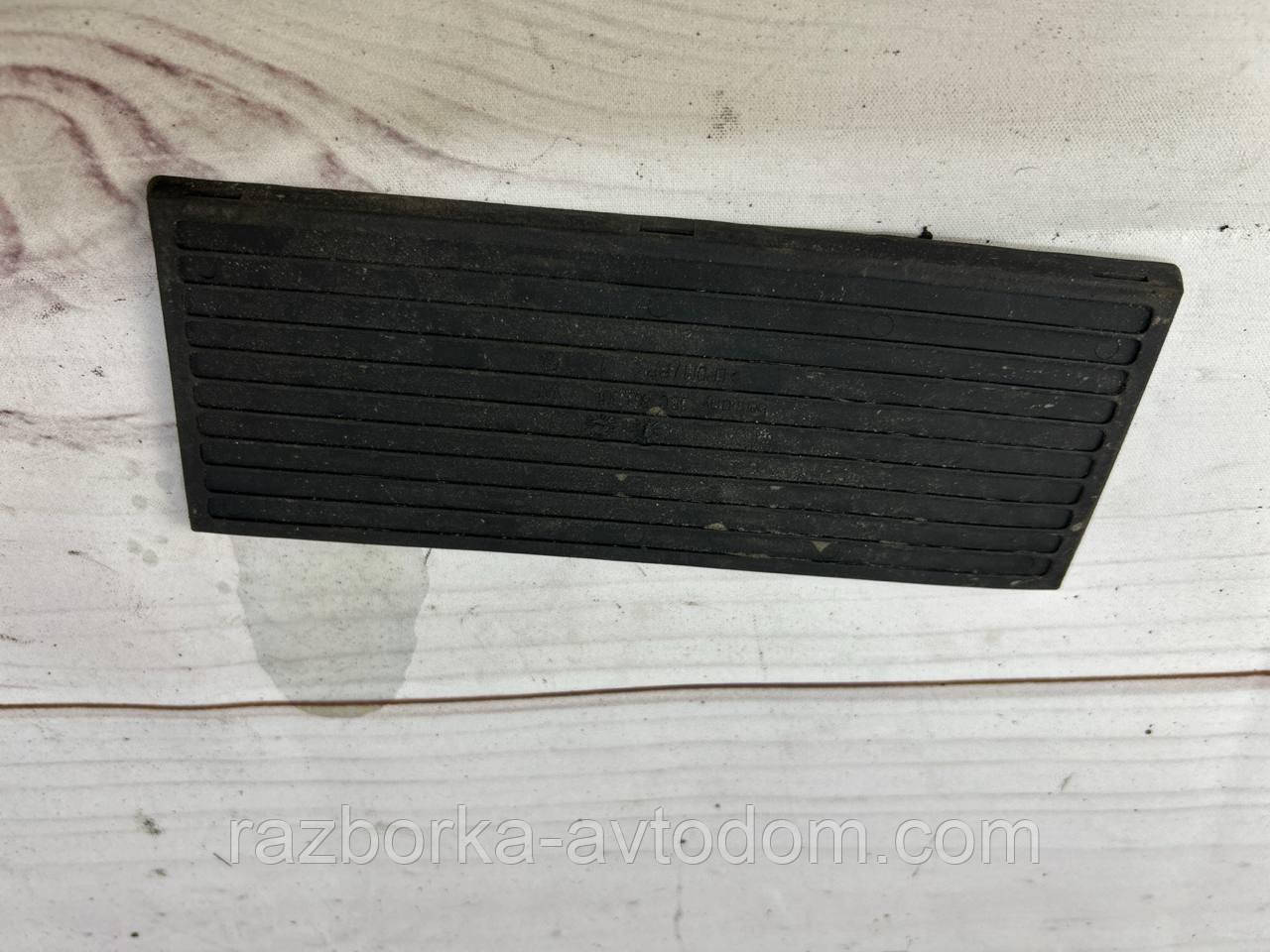 Килимок, заглушка гумова центральної консолі VW Passat B5 (96-05) OE:3b0863301 фото 2