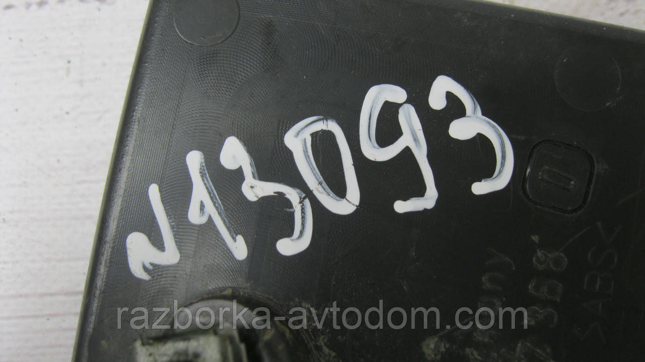 Полиця центральної консолі VW Touran (2003-2010) OE:1T1857368