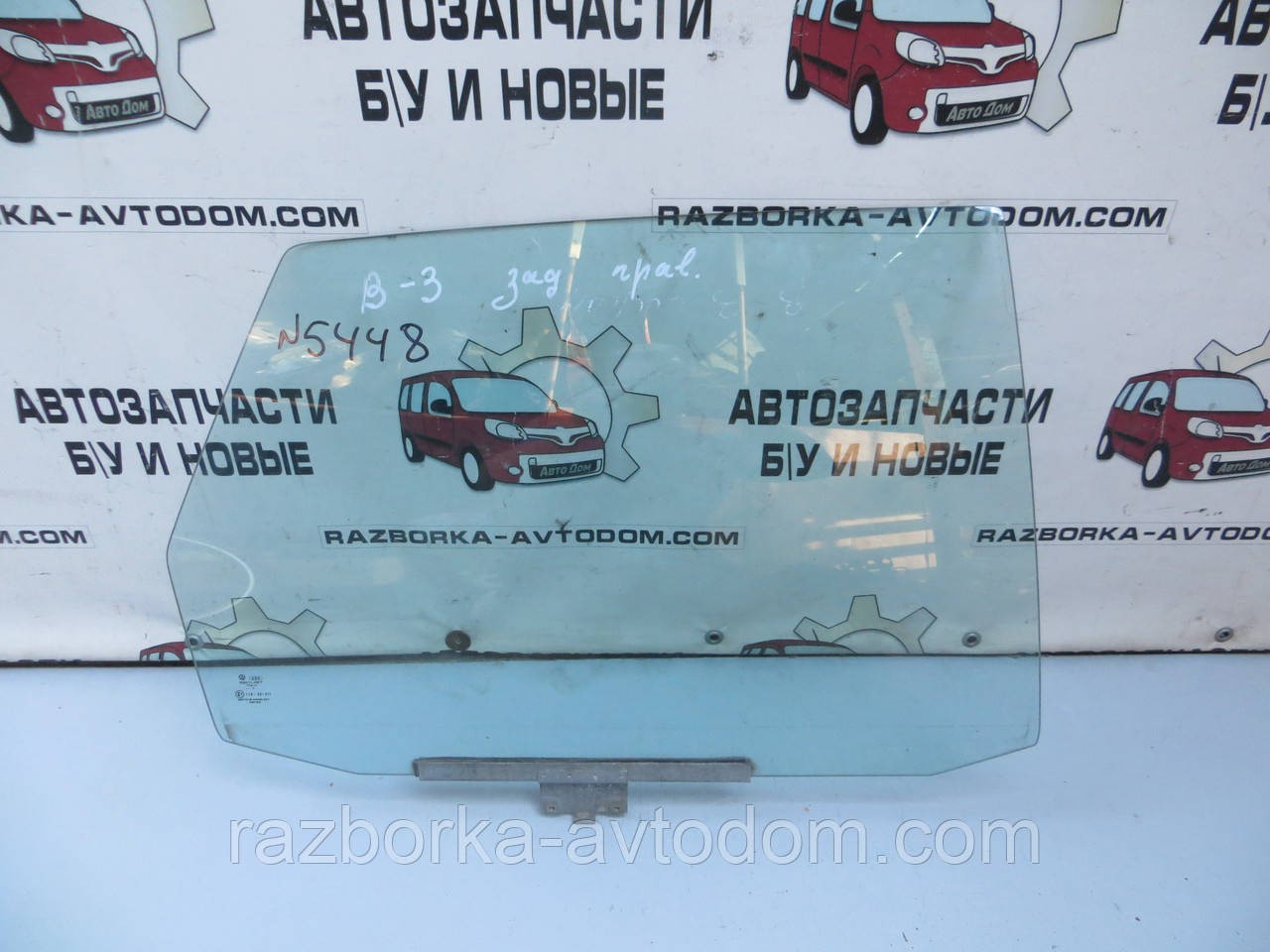 Скло заднього правого дверей (сідан) VW Passat B3, B4 (1988-1997) ОЕ: 357845206