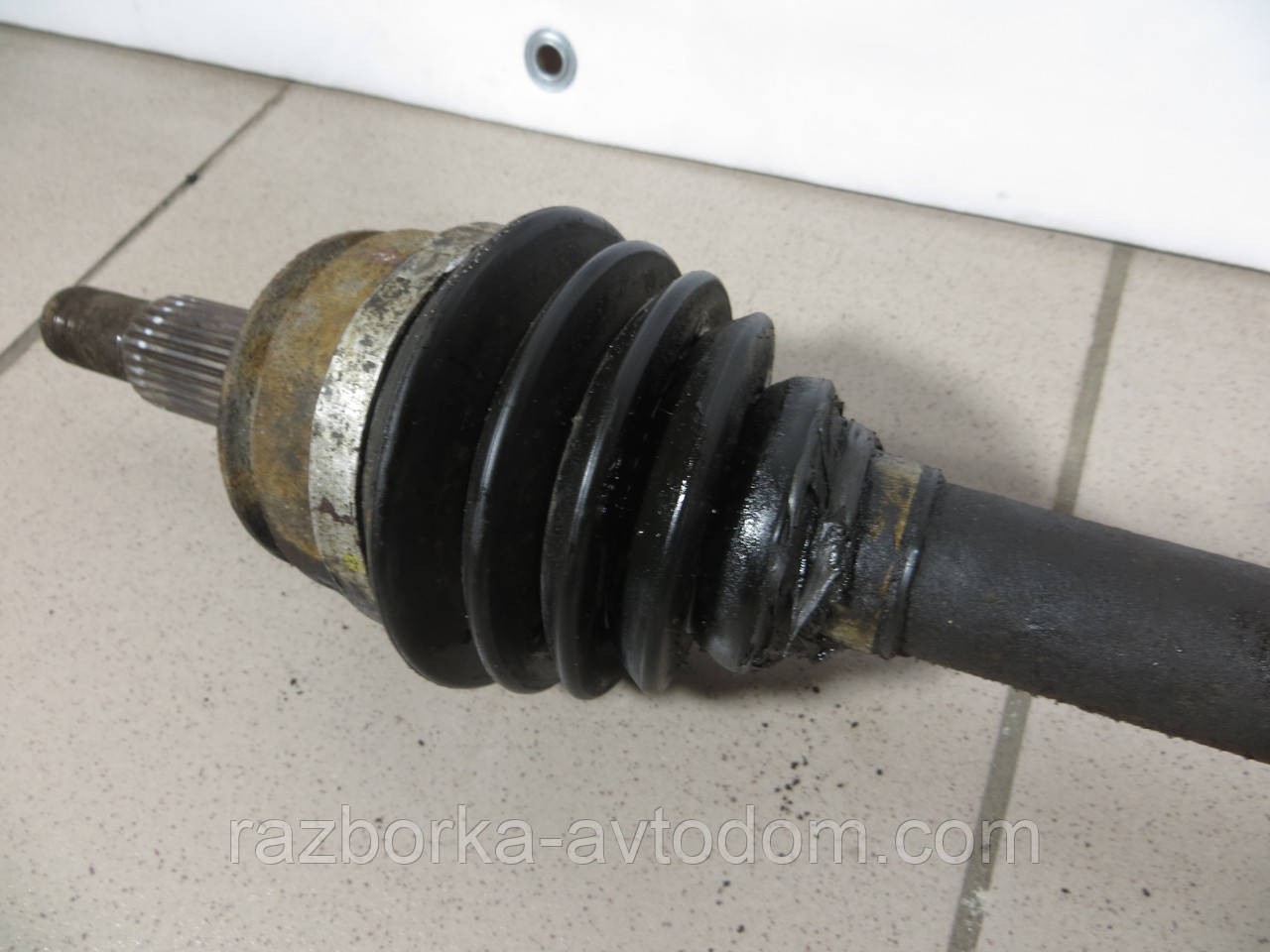 Піввісь права Renault Kangoo (08-13) 1.5dCi 8201235167