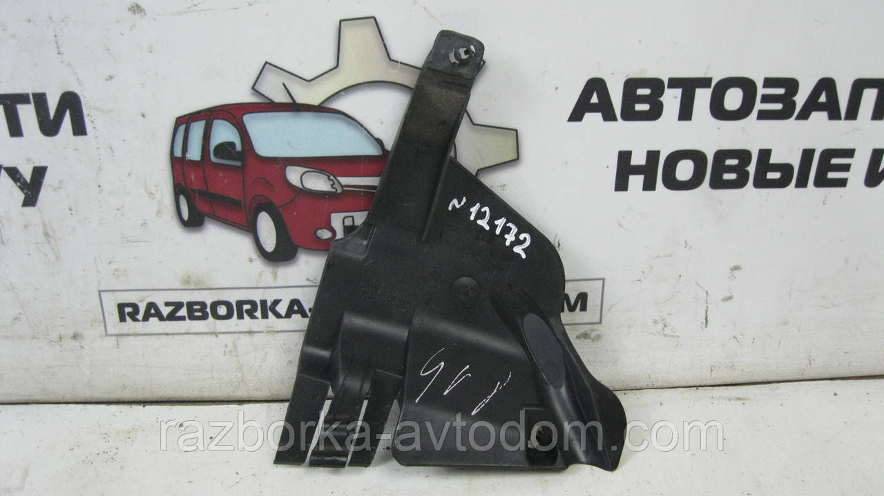 Накладка замка передніх правих дверей Renault Megane 2 (2003-2009) OE:8200264640