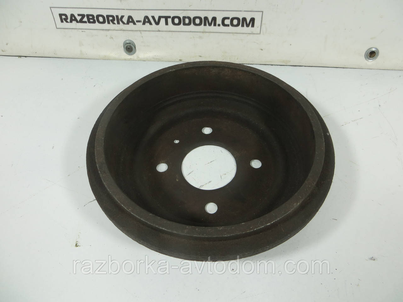 Тормозной барабан задний Ford Sierra , Escort , Orion , Taunus  ОЕ:  6183822