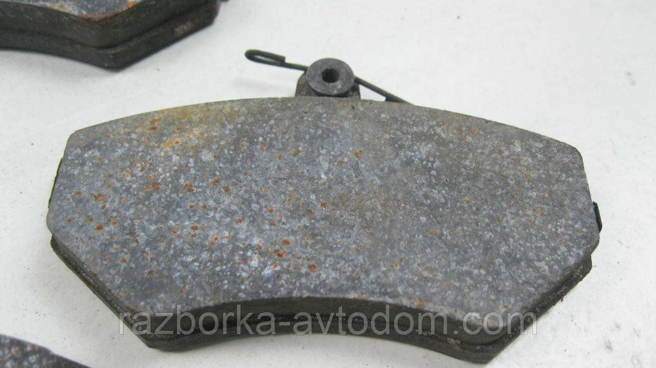 Колодки гальмівні передні комплект VW Passat B5 (1997-2000) OE:8E0698151N
