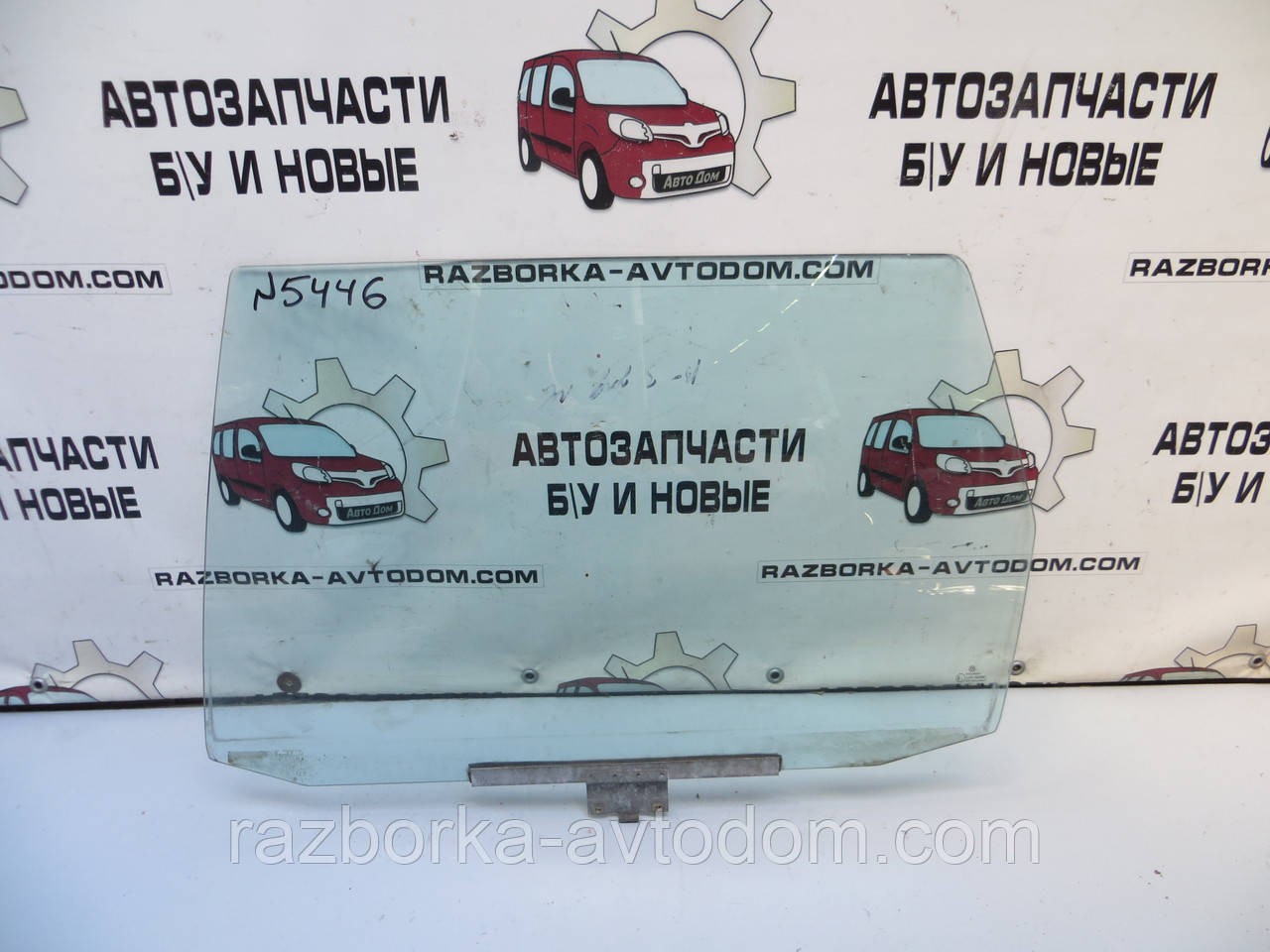Скло заднього лівого дверей (універсал) VW Passat B3, B4 (1988-1997) ОЕ: 333 845 205