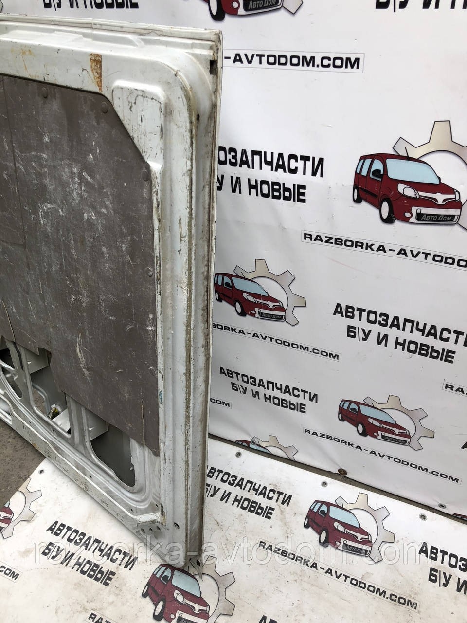 Двері бічні зсувні праві низькі Renault Master (98-10)