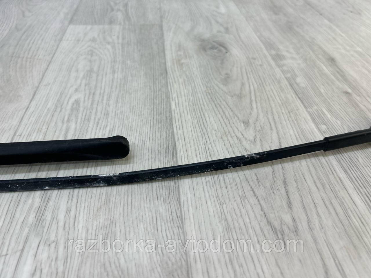 Важіль склоочисника Передній правий (двірник) Opel Corsa C (00-06) OE:9114667