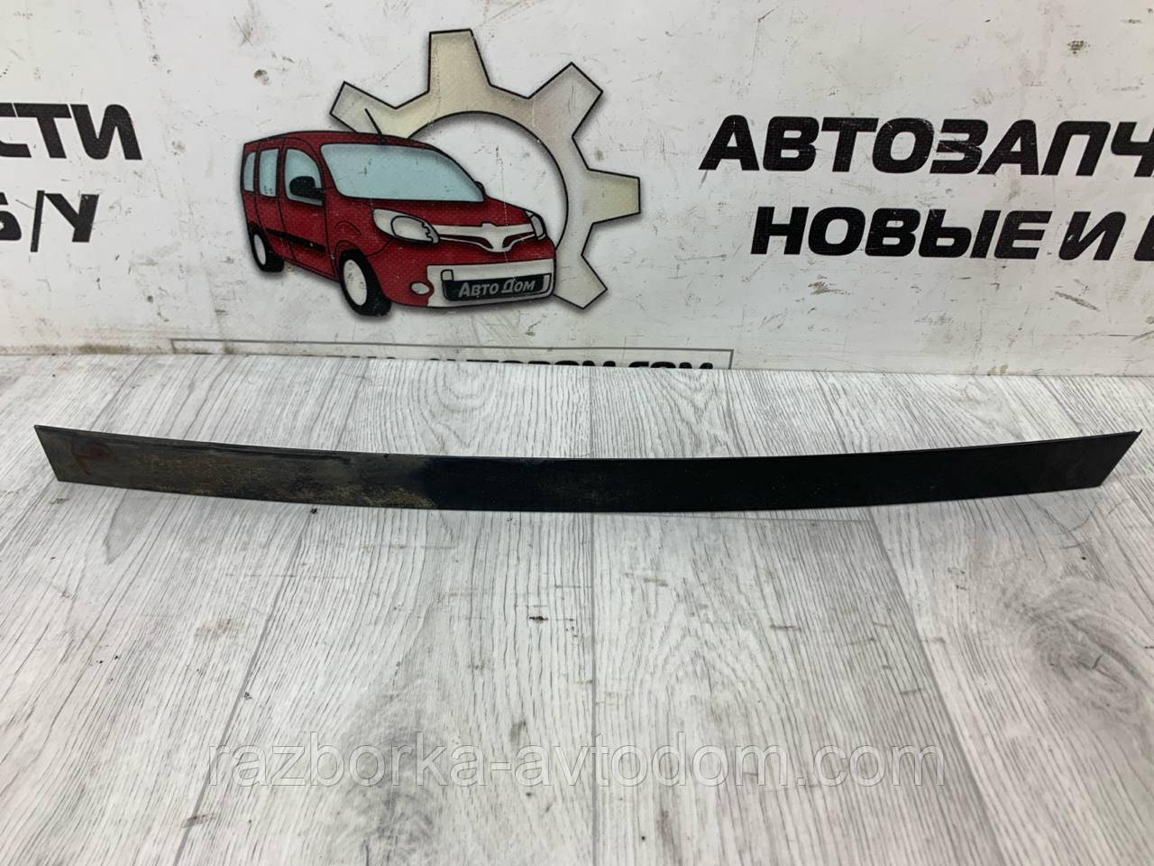 Молдинг/Накладка скла дверей задньої лівої Skoda Superb (02-08) OE: 3U5839413