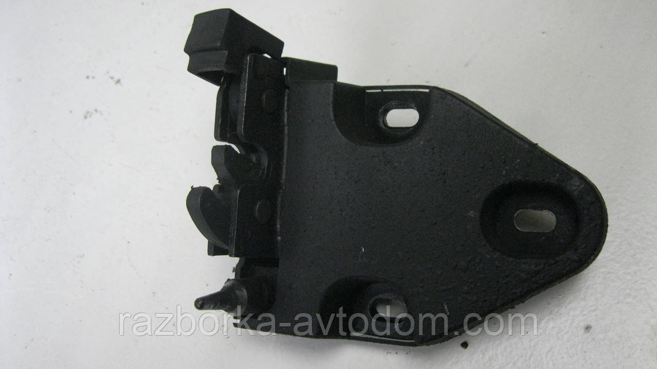Замок дверцят задньої правої (ВЕРХНІЙ) Renault Trafic, Opel Vivaro, Nissan Primastar (2000-2014) OE:8200006253