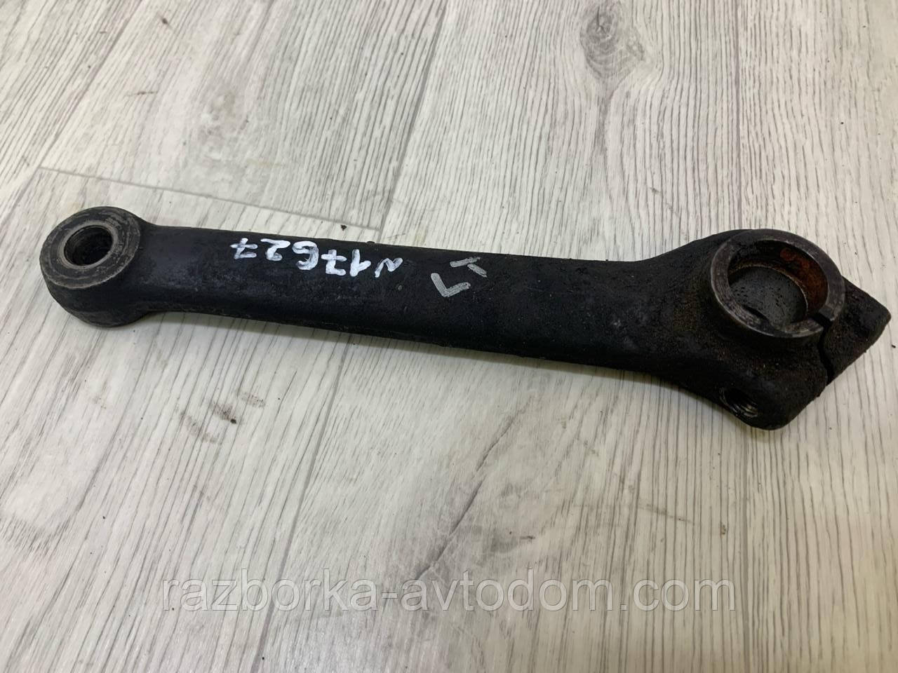 Сошка маятника кермових тяг права VW Lt28-55 (1975-1996) OE: 281415742B