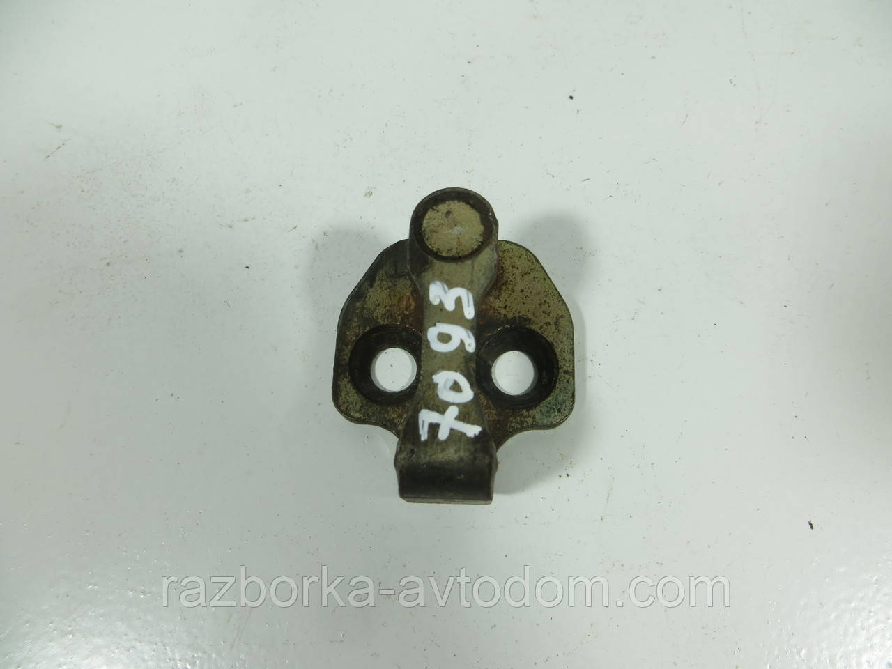 Скоба замка передней двери FORD TRANSIT (1986-2000) ОЕ: 30975001