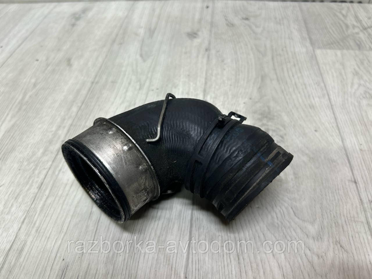 Патрубок інтеркулера верхній лівий 1,9TDI, 2.0TDI SKODA Superb 1 (02-08), Audi A4 B6 b7. OE:3B0145838A фото 2