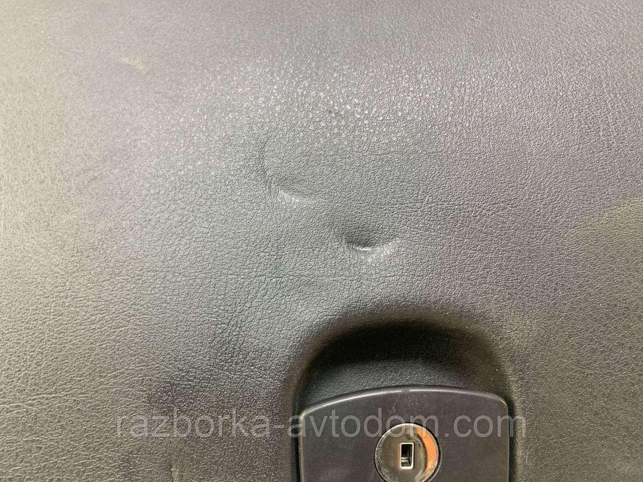 Кришка бардачка PEUGEOT 407 (04-10) OE:8226J0 ДЕФЕКТ!!!
