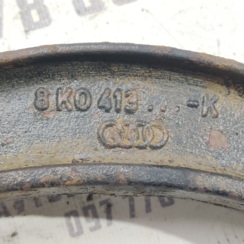 Кронштейн амортизатора Audi A4 B8 07-15 2.0D перед лів ниж