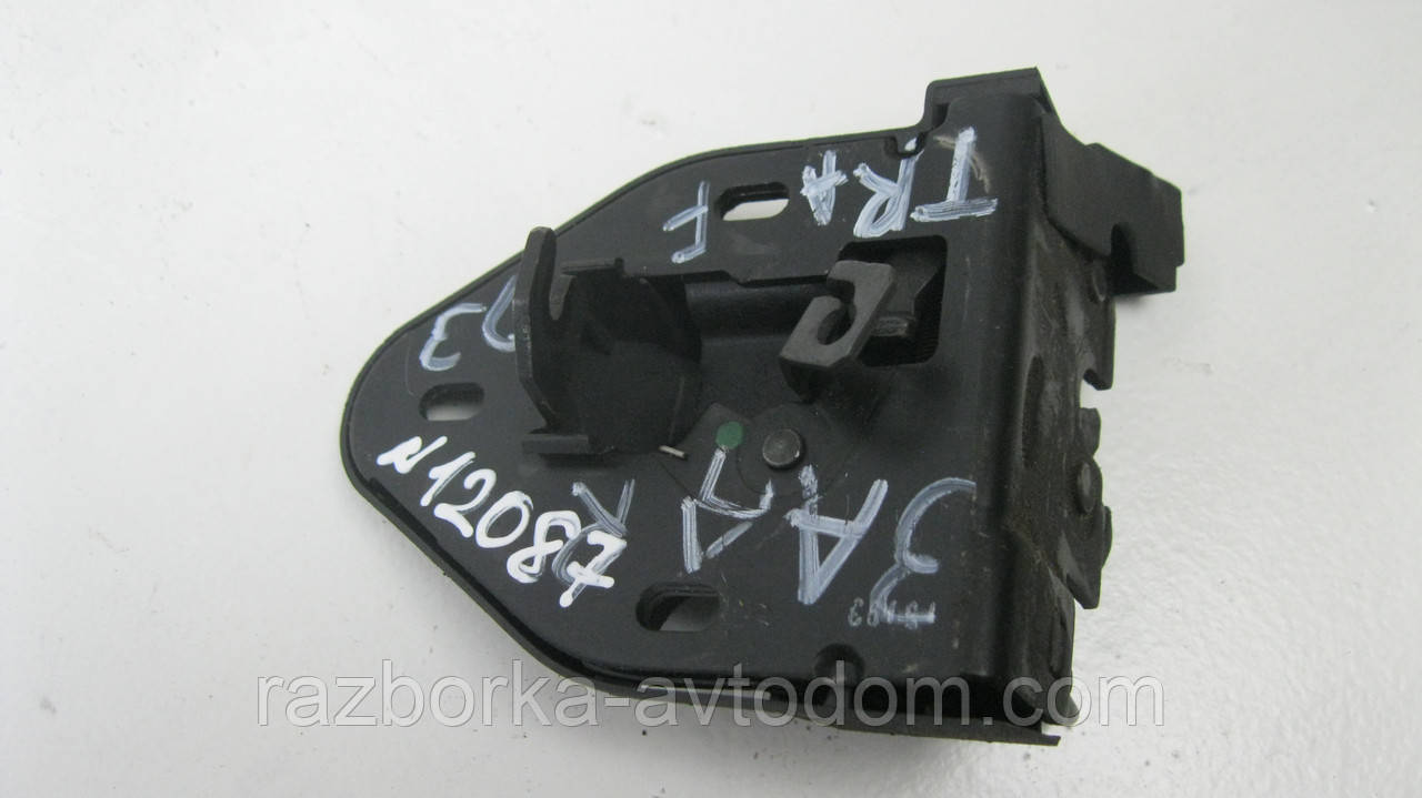 Замок дверцят задньої правої (ВЕРХНІЙ) Renault Trafic, Opel Vivaro, Nissan Primastar (2000-2014) OE:8200006253