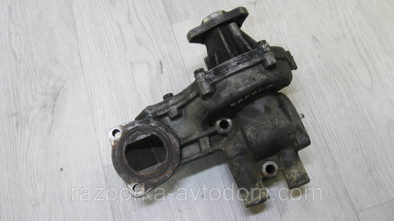 Корпус Помпи водяний (насос) охолодження VW Golf 2, Golf 3, Jetta 2, Transporter T3, Passat B3/B4 OE: 056121013A