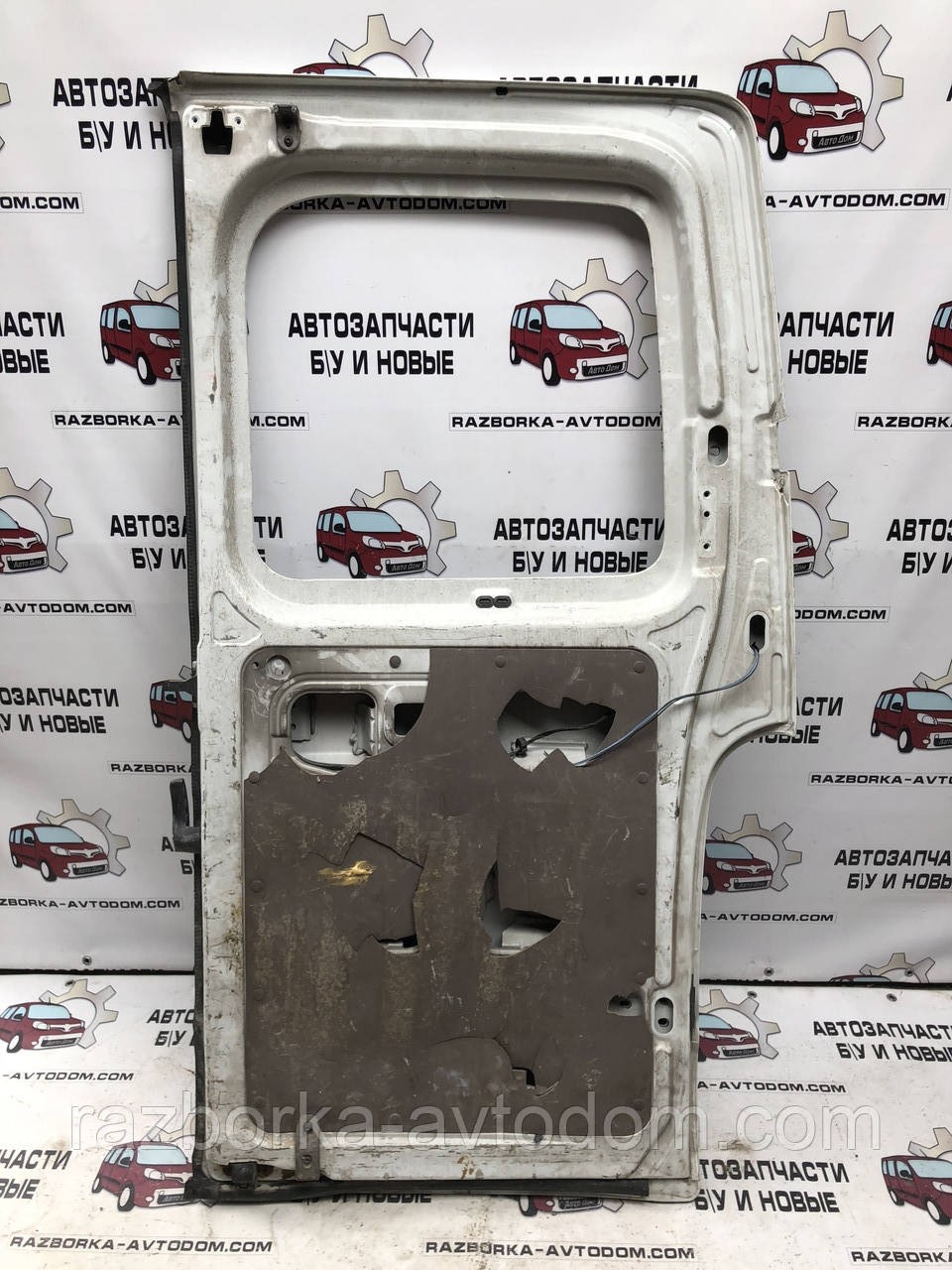 Двері задні ліві низькі Renault Master (98-10) 7700353963