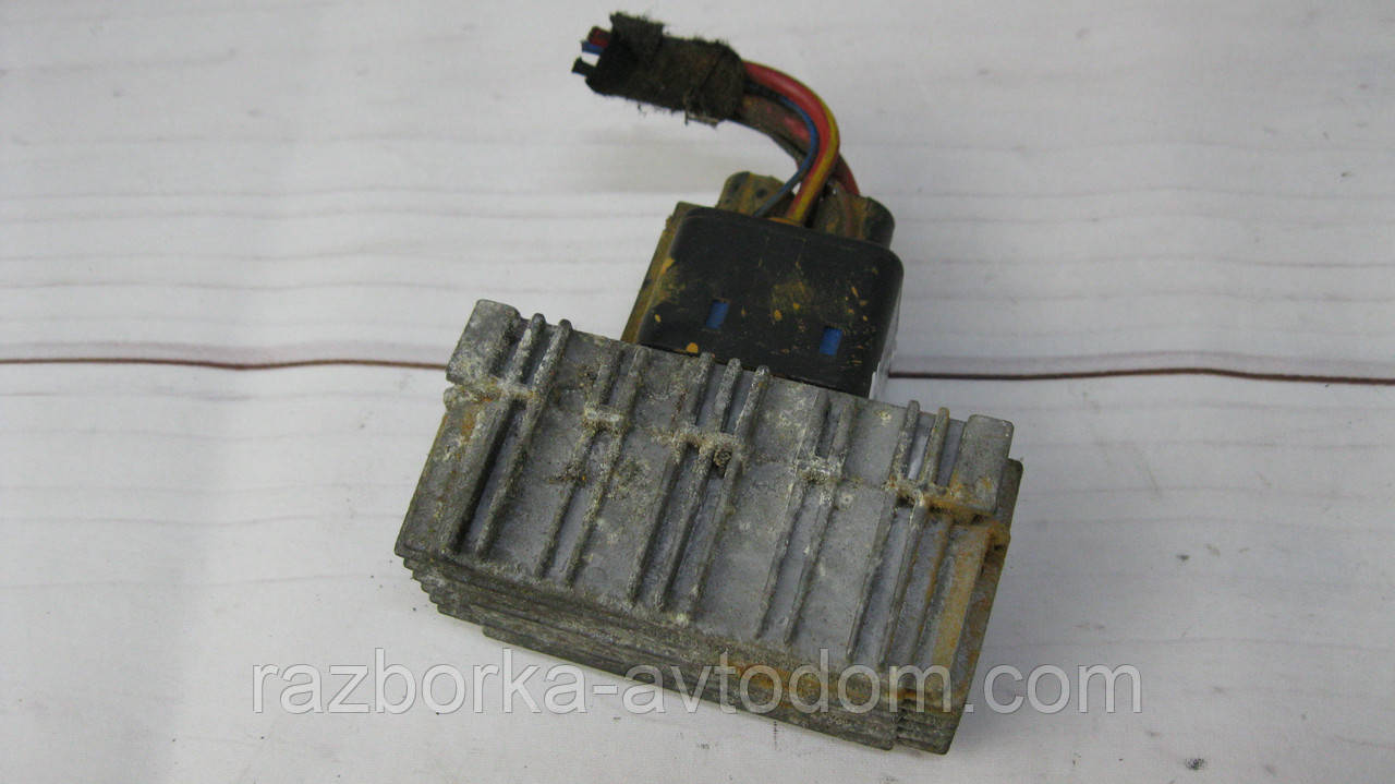 Реле свічок накала Opel Zafira B, Agila, Astra H, Corsa C, Combo C, Meriva A, Tigra OE:55353011, 51299014B