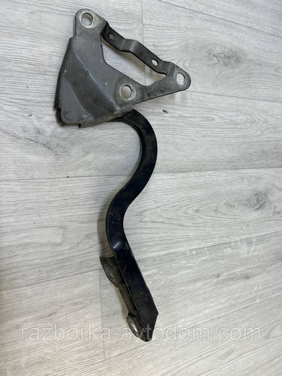 Петля капота ліва Opel Corsa C (00-06) OE:09114273