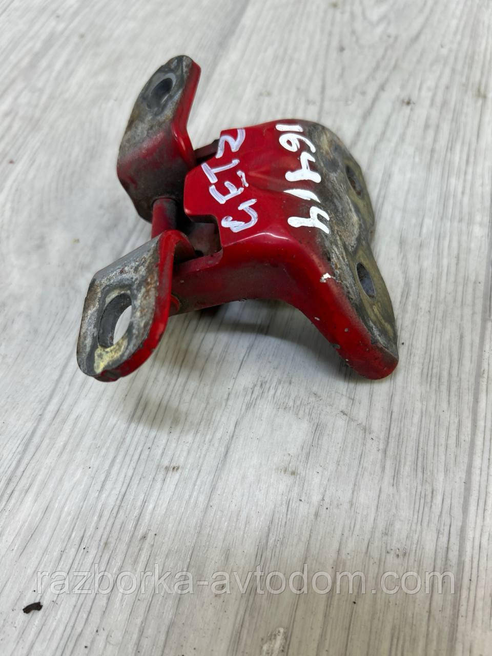 Петля дверей передньої лівої (нижня) Hyundai Getz (2002-2010) OE:793151C000
