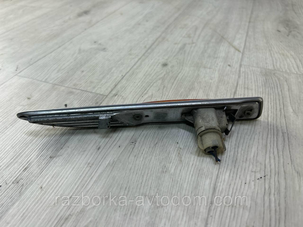 Повторювач повороту на крилі правий Ford Mondeo (07-10) OE:7s7113k354af
