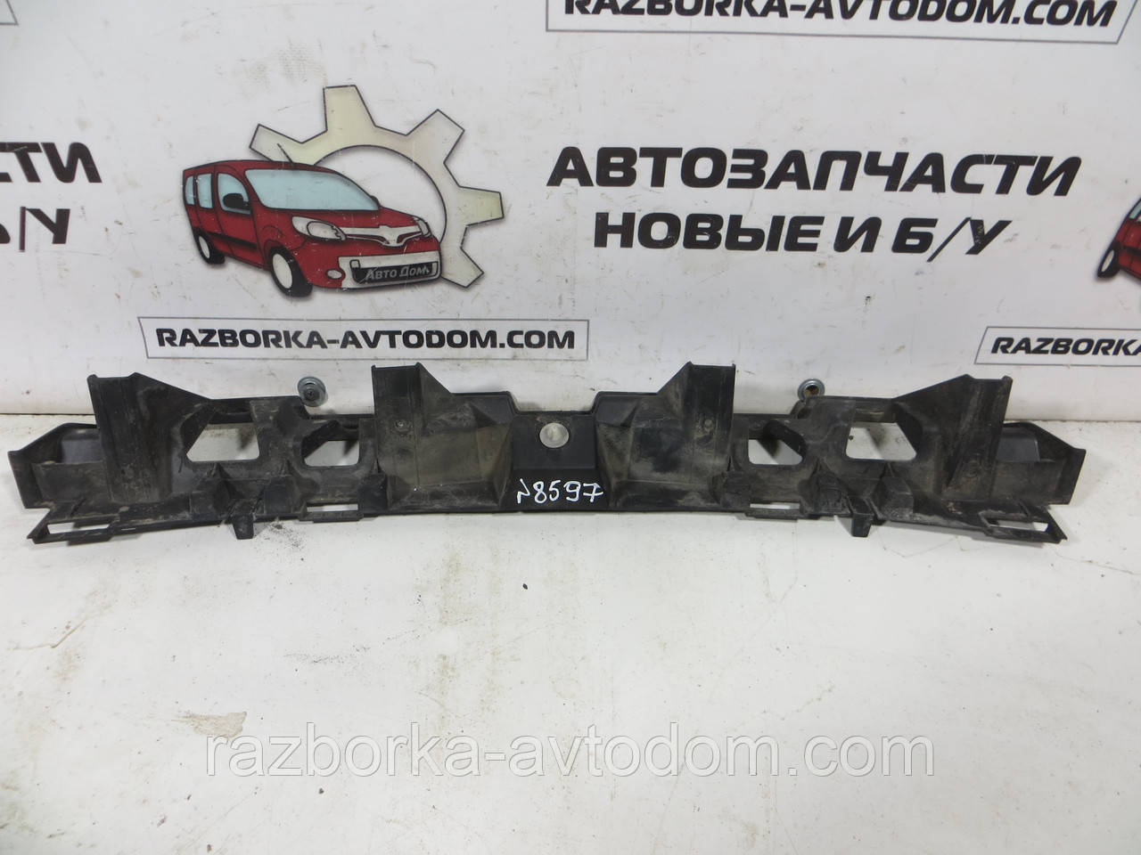 Кронштейн кріплення бампера заднього центрального хетчбек Renault Megane 2 (2003-2009) ОЕ: 8200074445