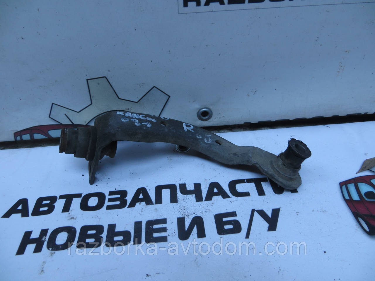 Кронштейн підрамника правий Renault Kangoo 08-13 8200361270